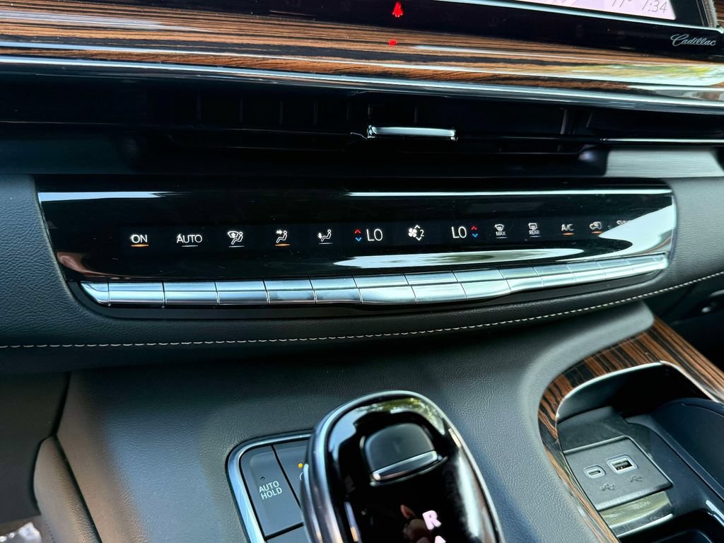 Certified 2024 Cadillac Escalade Premium Luxury AWD/4WD image 29