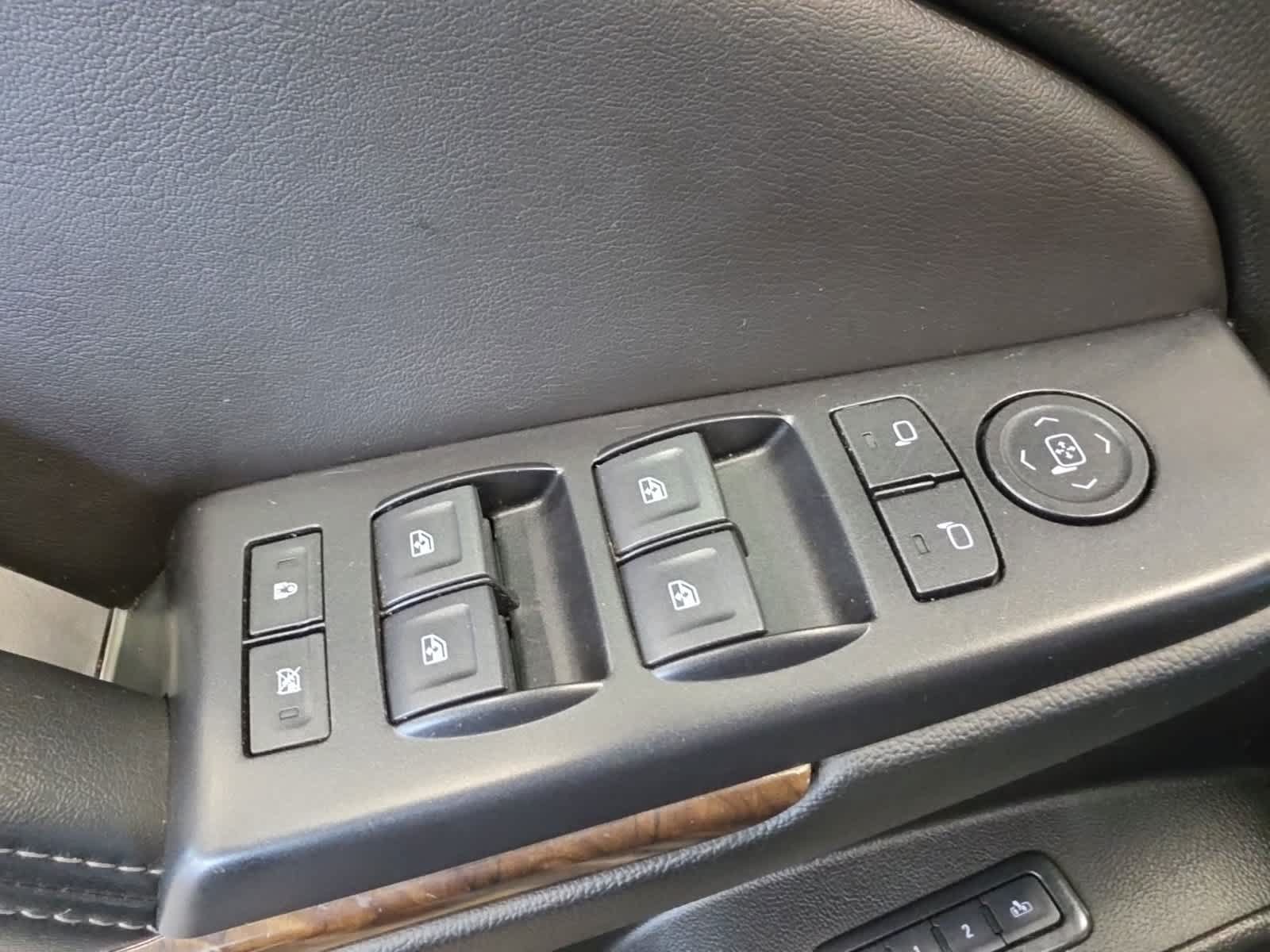 Used 2018 Chevrolet Tahoe LT AWD/4WD image 19
