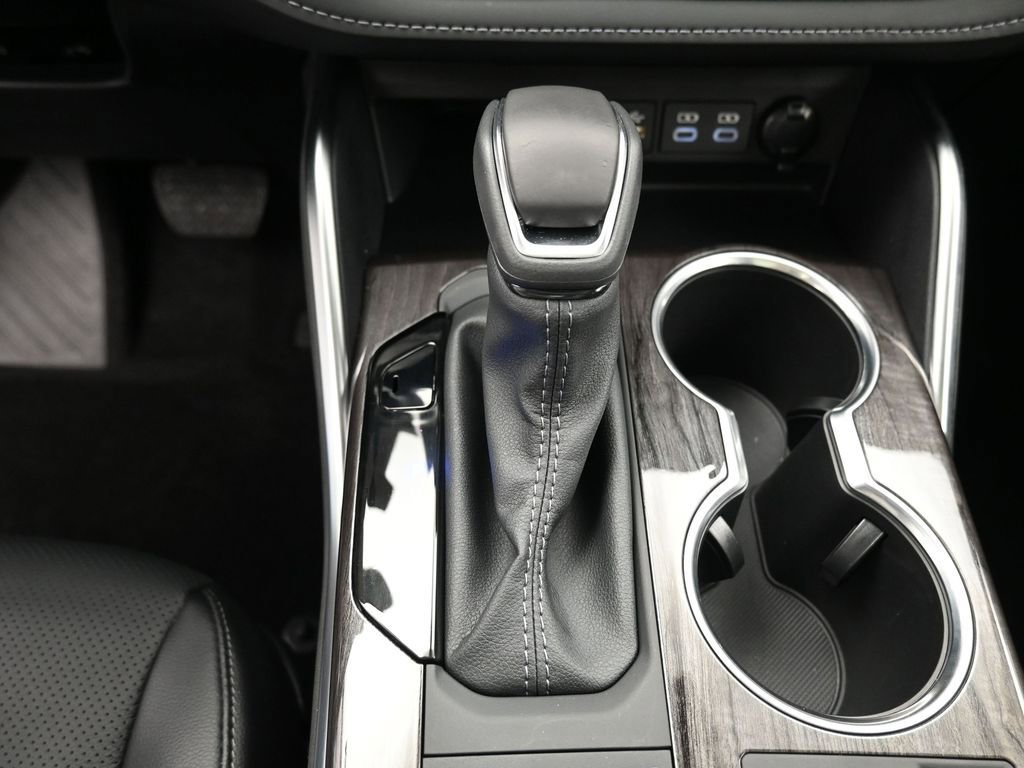 Certified 2025 Toyota Highlander Platinum image 29