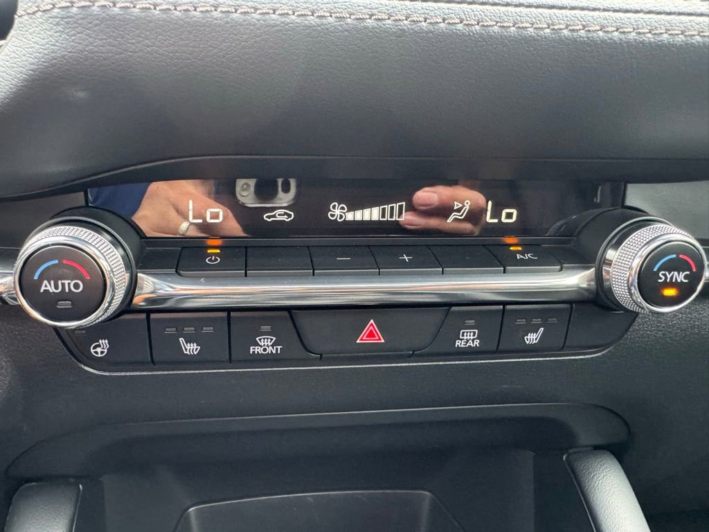 Used 2022 MAZDA MAZDA3 s image 23