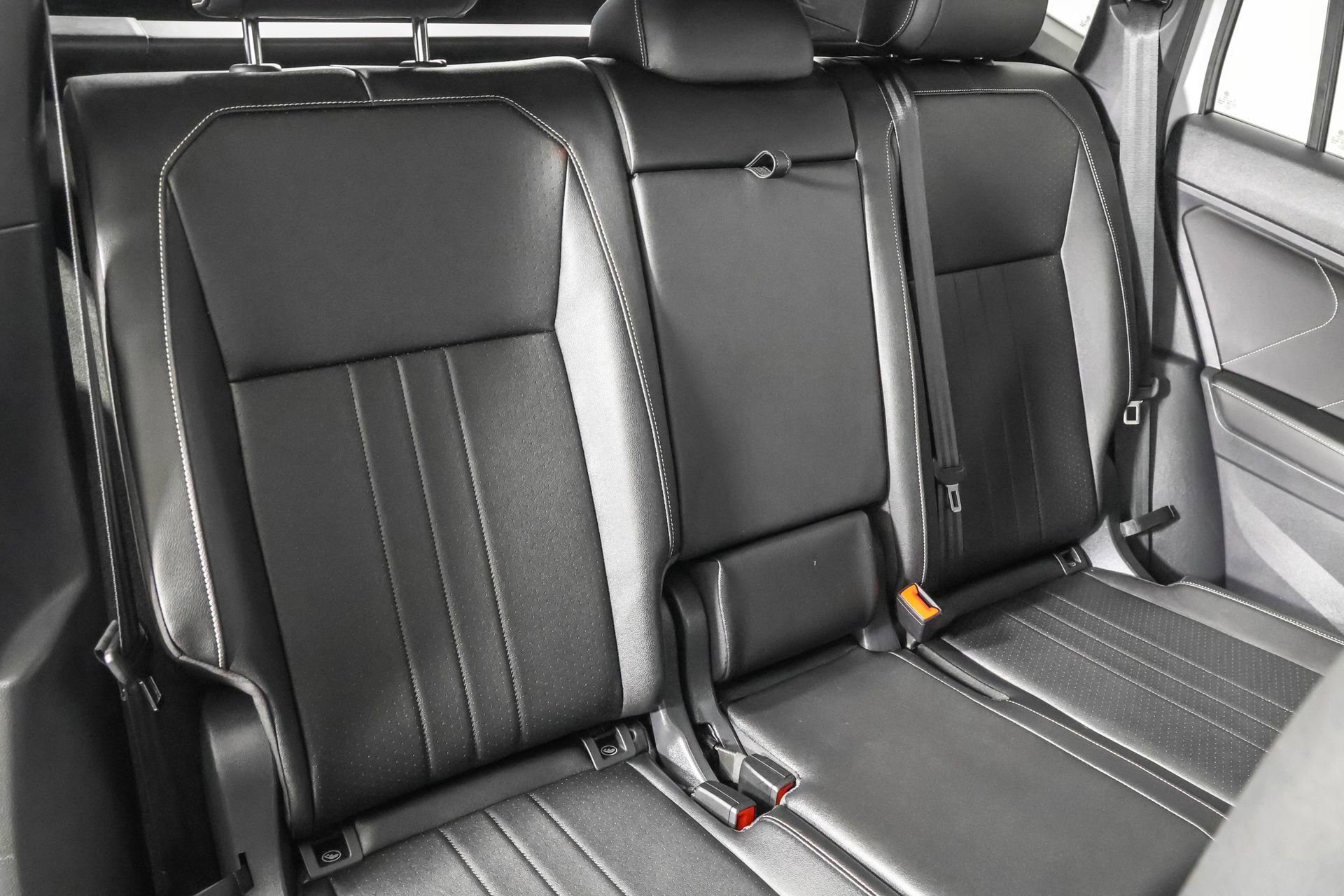 Used 2023 Volkswagen Tiguan SE R-Line image 42