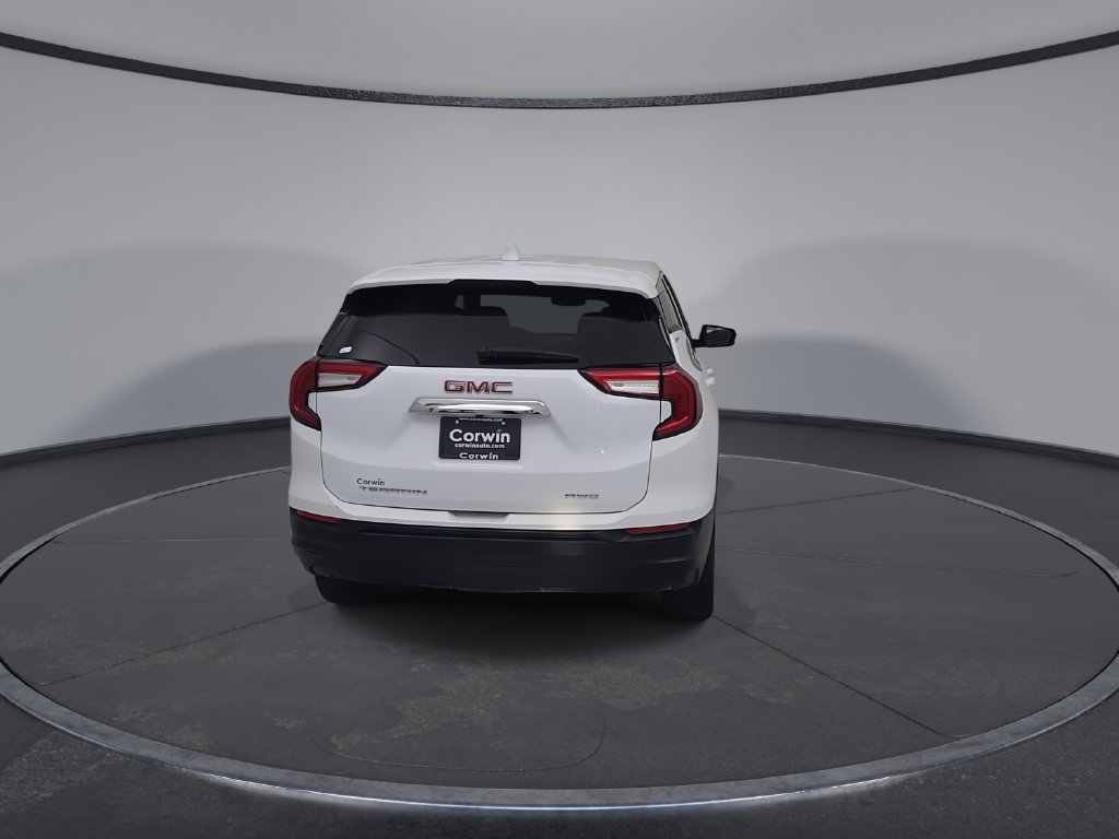 Used 2024 GMC Terrain SLE AWD/4WD image 14