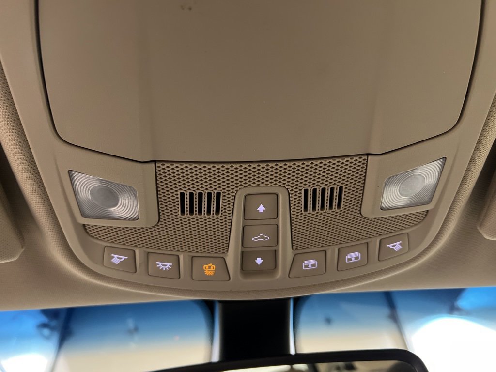 Used 2019 Lincoln Continental Select w/ Continental Climate Package image 26