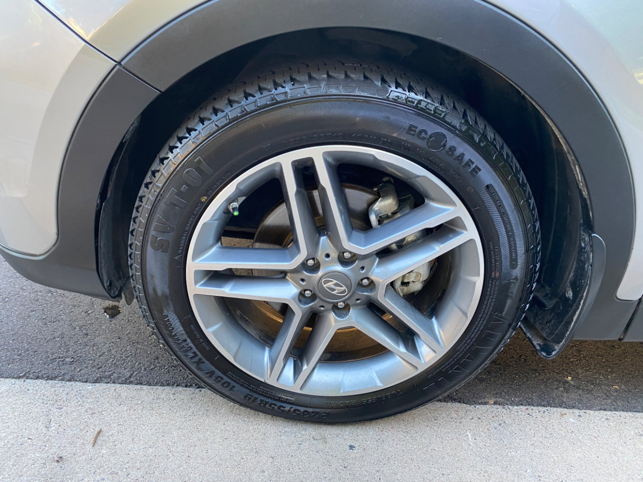 Used 2017 Hyundai Santa Fe SE Ultimate 3.3L Auto w/ SE Ultimate Tech Package 03 image 18