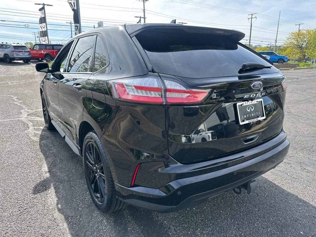 Used 2023 Ford Edge ST-Line w/ Class II Trailer Tow Package AWD/4WD image 11