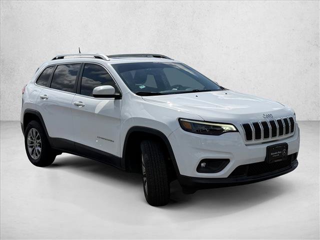 Used 2019 Jeep Cherokee Latitude Plus w/ Comfort/Convenience Group AWD/4WD image 3