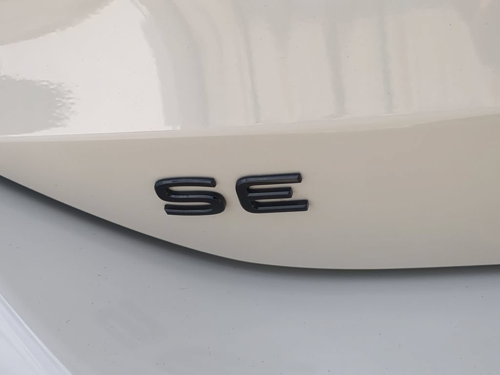 Certified 2026 Volkswagen Tiguan SE R-Line FWD image 11