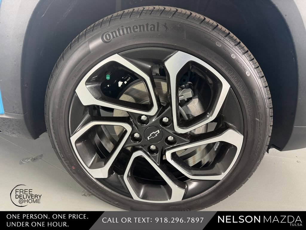 Used 2025 Chevrolet Trax RS w/ Driver Confidence Package image 14