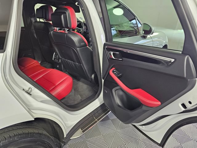 Used 2018 Porsche Macan S AWD/4WD image 13