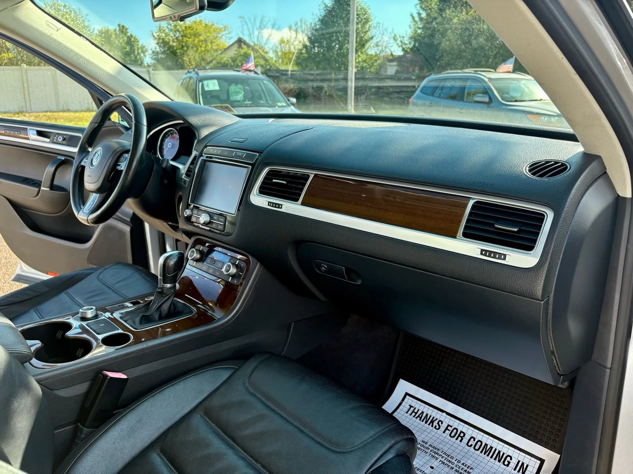 Used 2015 Volkswagen Touareg VR6 image 31