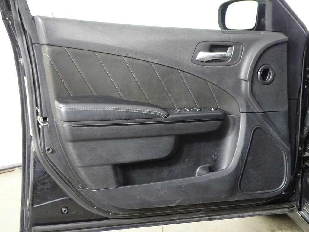 Used 2020 Dodge Charger SXT w/ Blacktop Package image 14