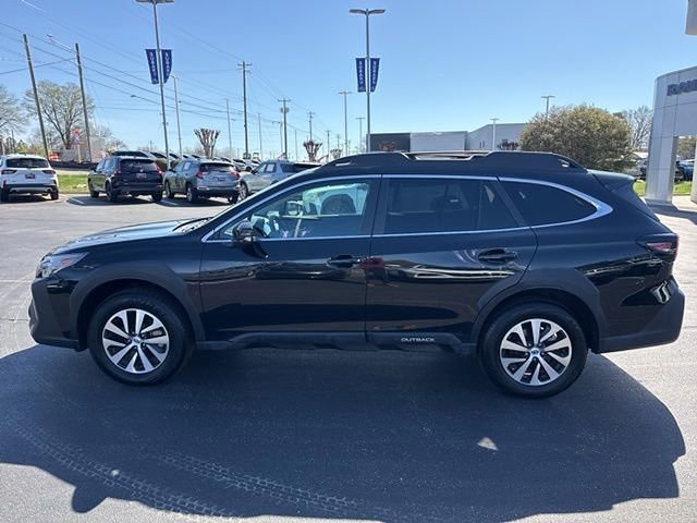 Used 2025 Subaru Outback Premium image 2