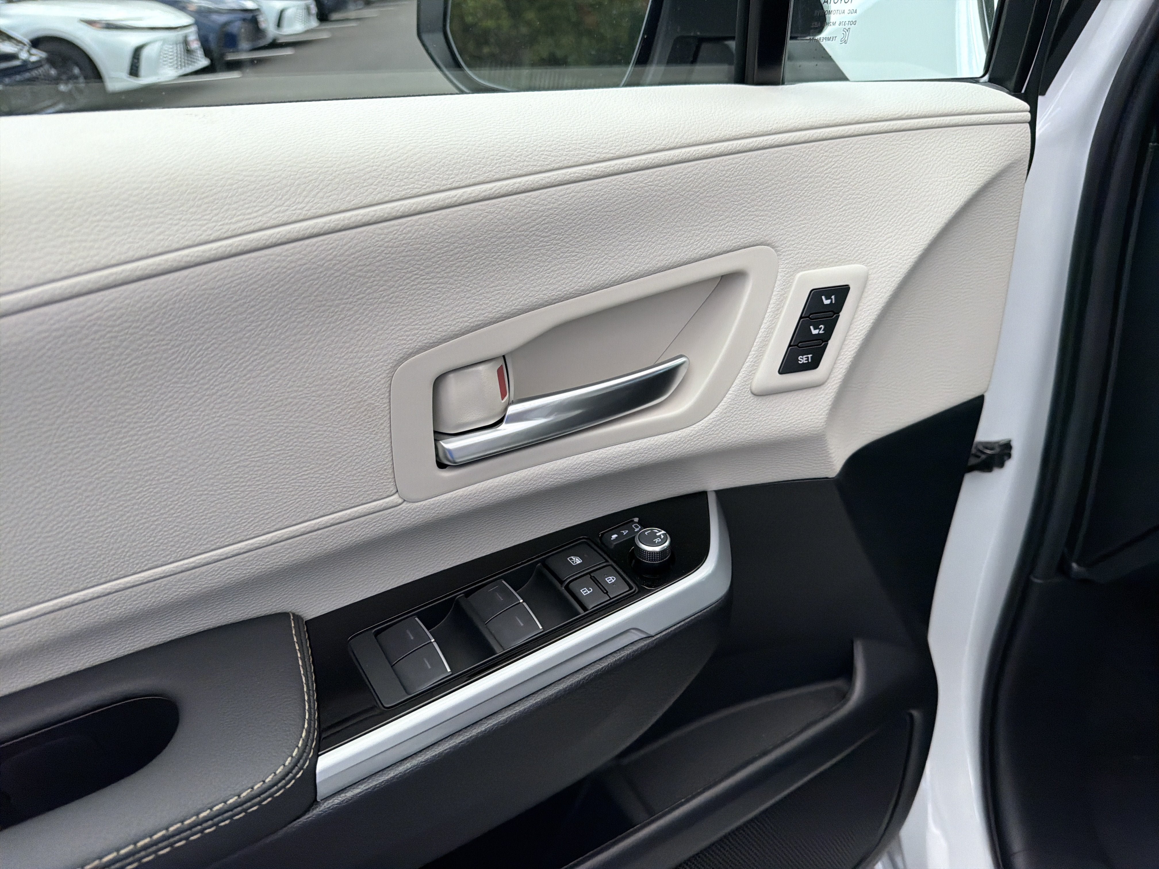 New 2026 Toyota Sienna Limited AWD/4WD image 8