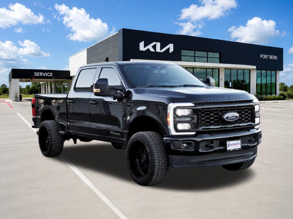 Used 2023 Ford F250 Lariat w/ Lariat Ultimate Package AWD/4WD image 3