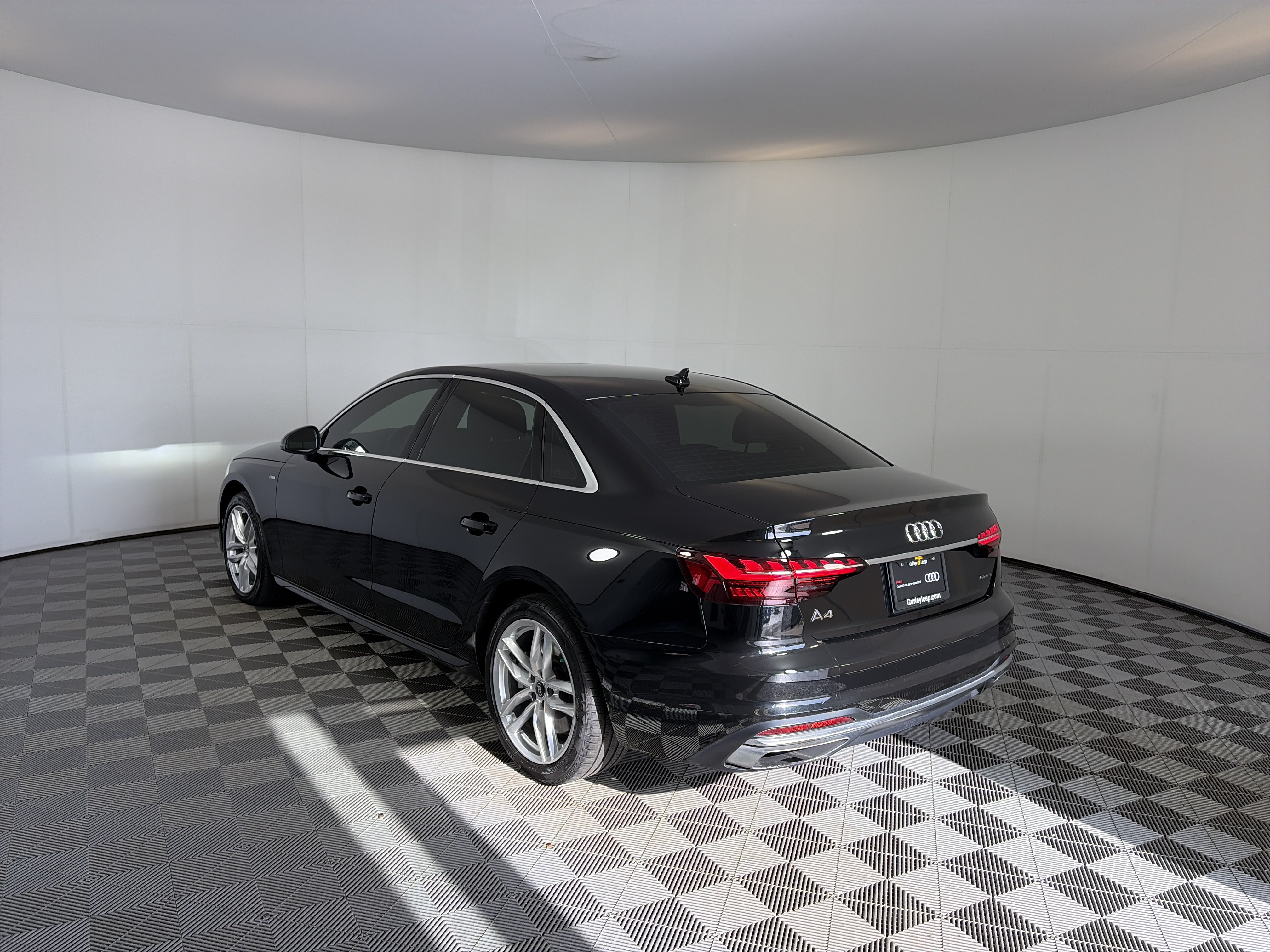 Used 2020 Audi A4 2.0T Premium w/ Convenience Package AWD/4WD image 10