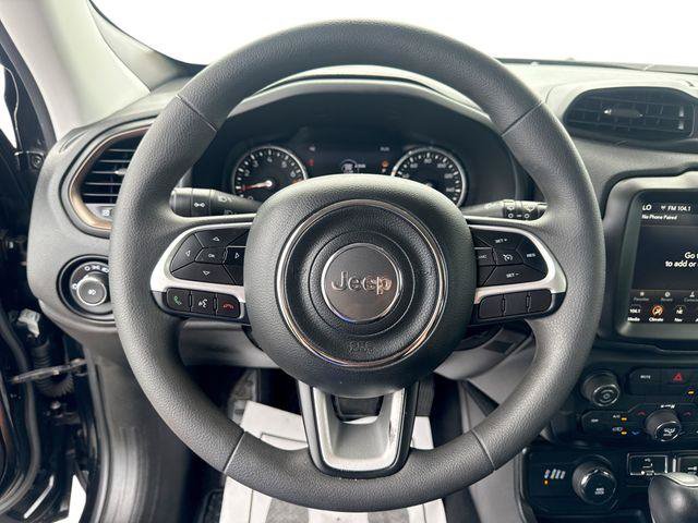 Used 2023 Jeep Renegade Latitude AWD/4WD image 11