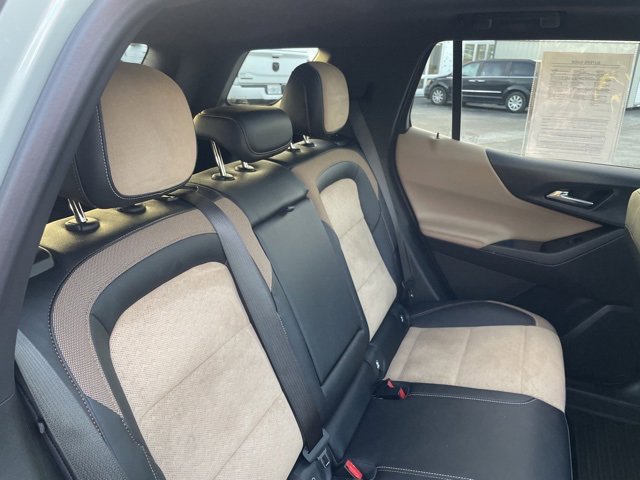 Used 2025 Chevrolet Equinox ACTIV w/ Safety and Technology Package image 38