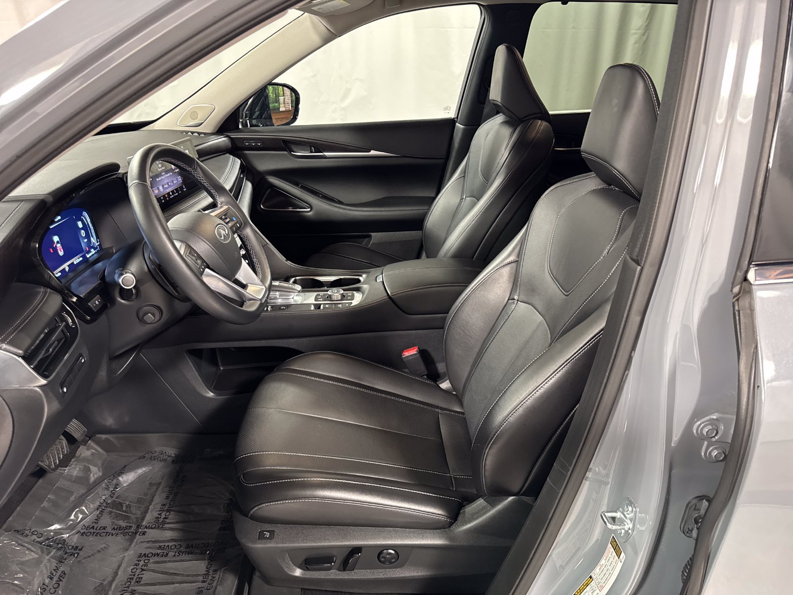 Certified 2025 INFINITI QX60 Sensory AWD/4WD image 3