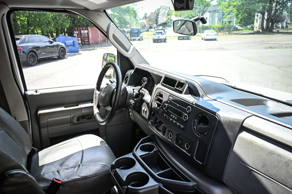Used 2010 Ford E-250 and Econoline 250 RWD image 18