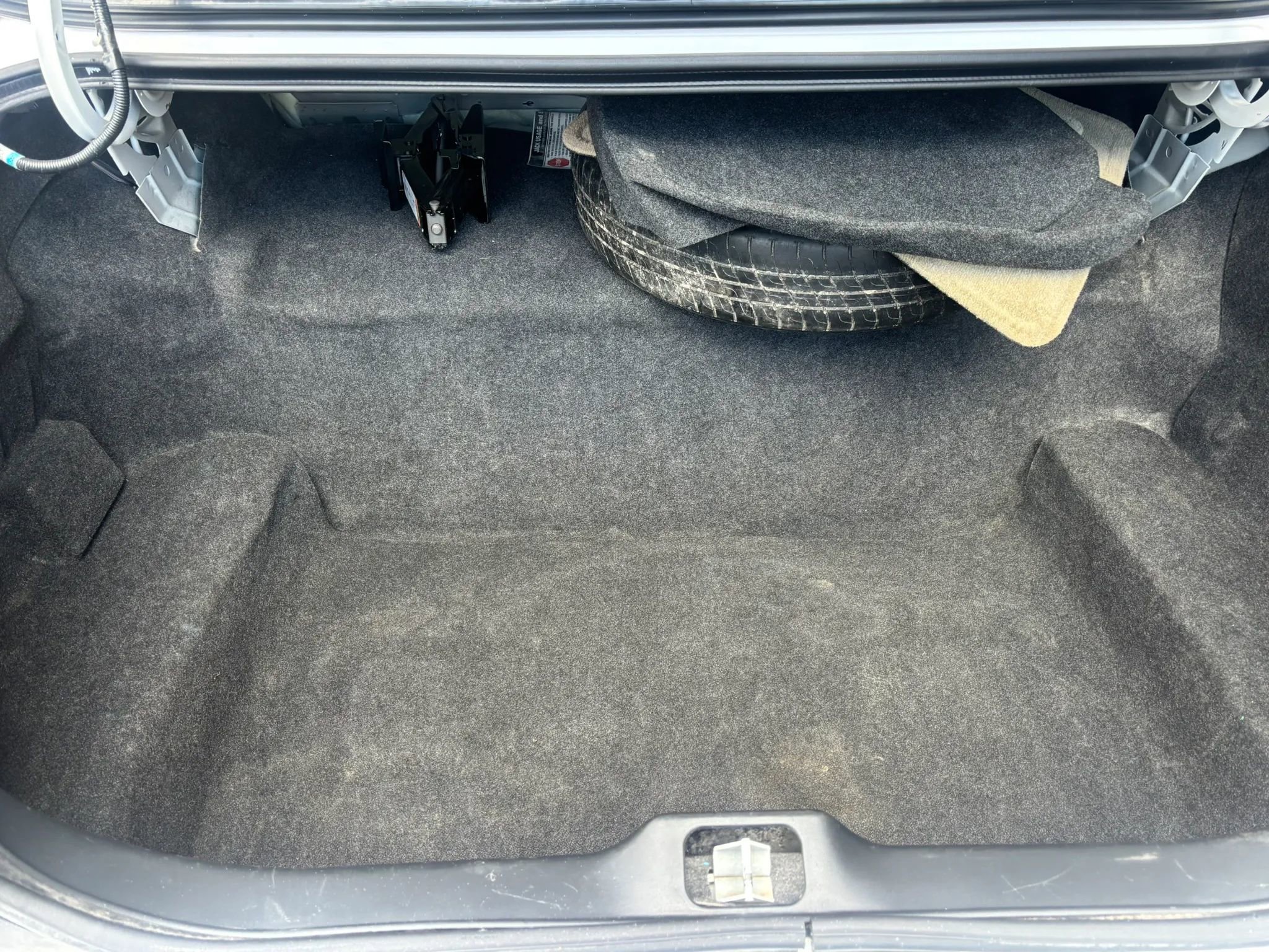 Used 2009 Mercury Grand Marquis LS image 38