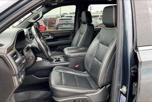 Used 2021 Chevrolet Suburban Premier w/ Premium Package RWD image 22