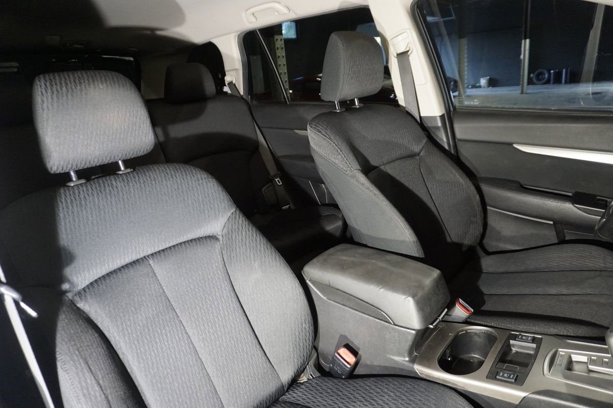 Used 2012 Subaru Outback 2.5i Premium w/ All-Weather Pkg image 18
