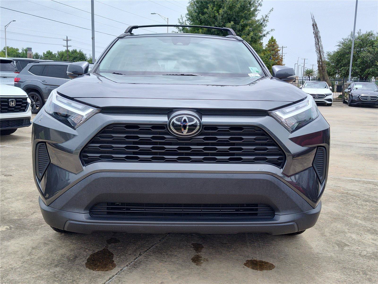 Used 2023 Toyota RAV4 XLE w/ Convenience Package FWD image 12