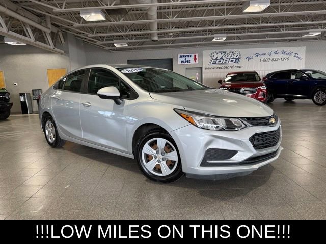 Used 2017 Chevrolet Cruze LS image 2