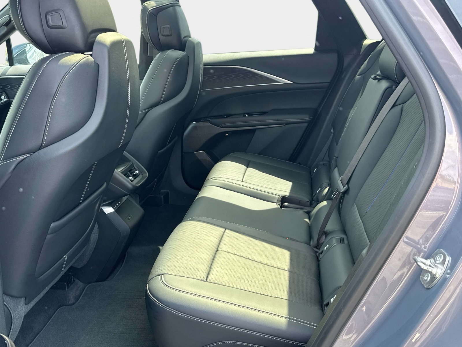 Certified 2024 Cadillac Lyriq Luxury AWD/4WD image 17