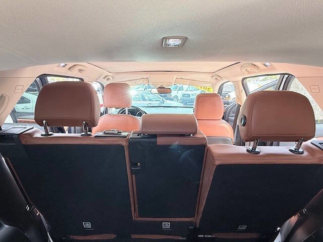 Used 2015 Land Rover Discovery Sport HSE Luxury image 18