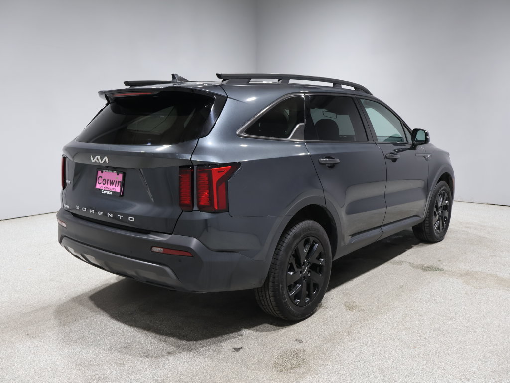 Used 2022 Kia Sorento S AWD/4WD image 2