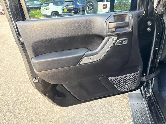 Used 2012 Jeep Wrangler Unlimited Sahara AWD/4WD image 15