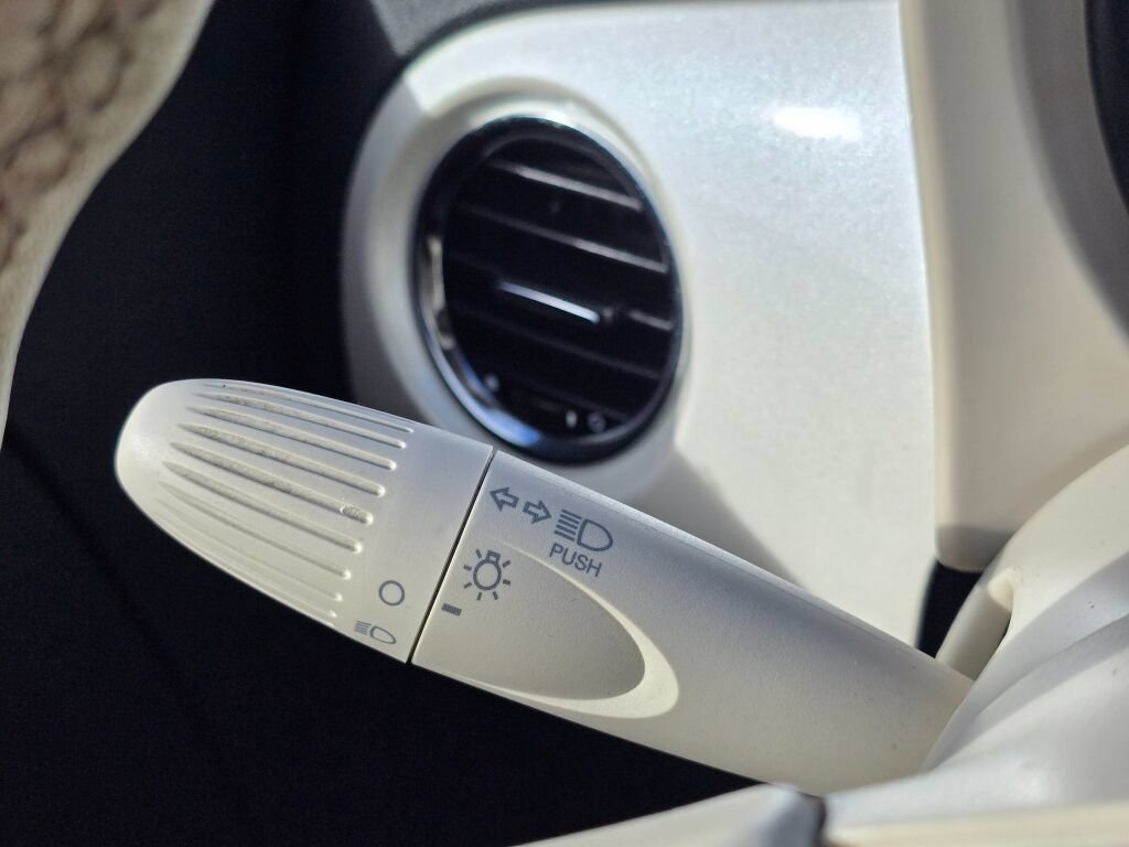 Used 2015 FIAT 500 Pop FWD image 20