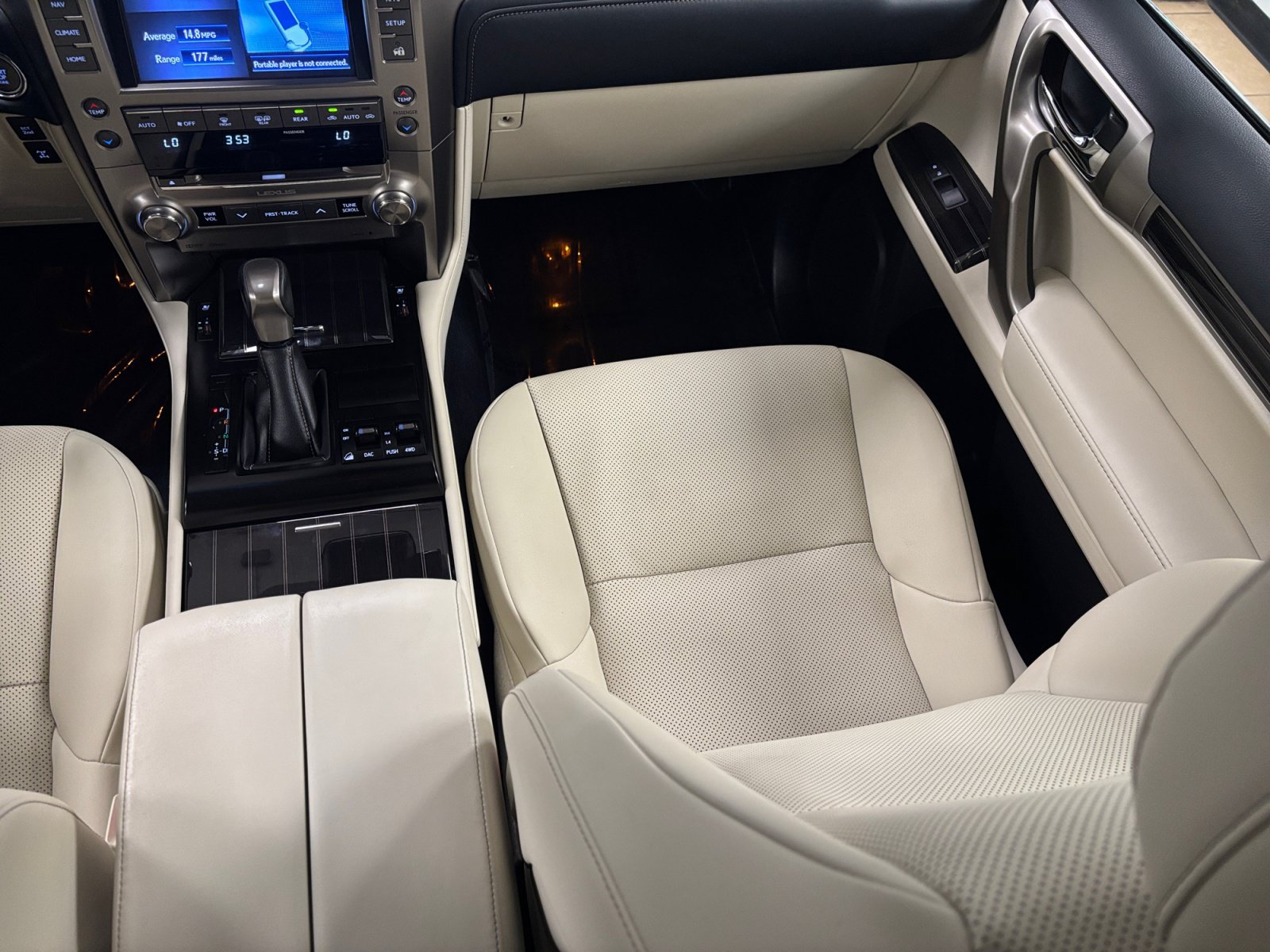 Used 2020 Lexus GX 460 Premium w/ Premium Package AWD/4WD image 16
