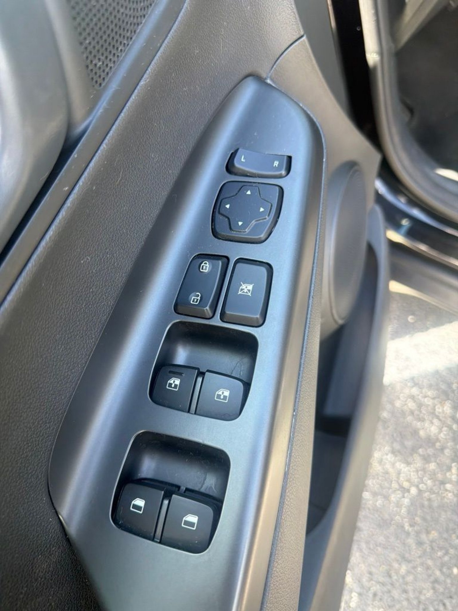 Used 2020 Hyundai Kona SEL AWD/4WD image 11