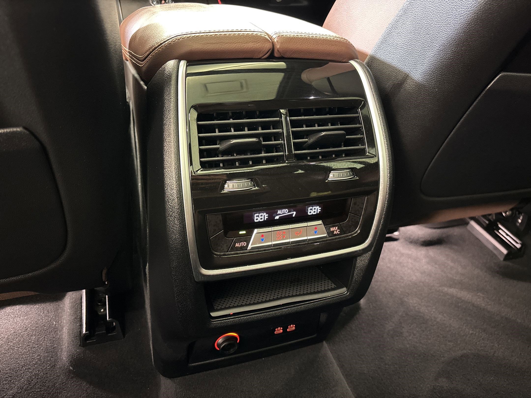 Used 2022 BMW X7 xDrive40i w/ M Sport Package image 28