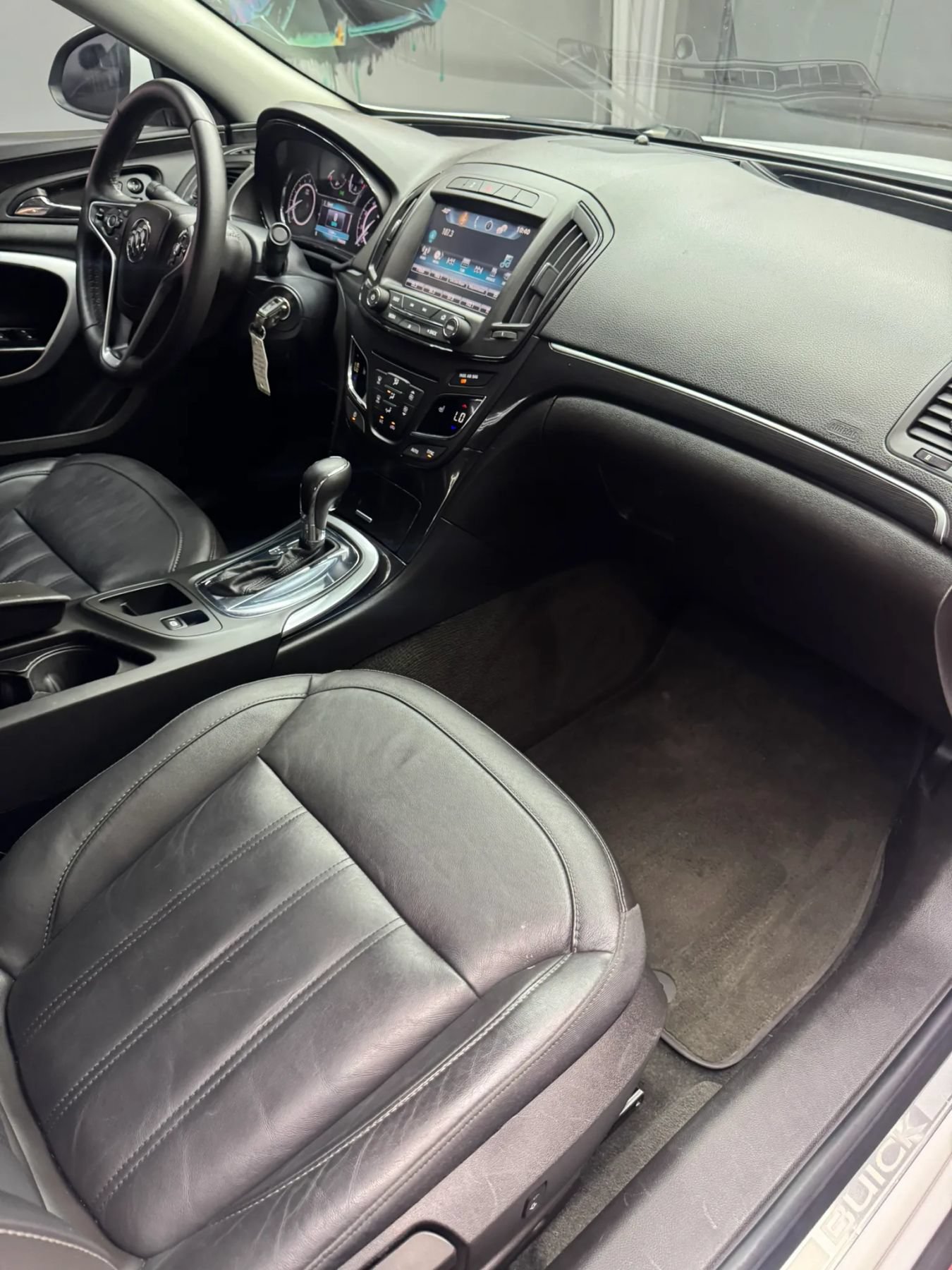 Used 2017 Buick Regal Sport Touring FWD image 27