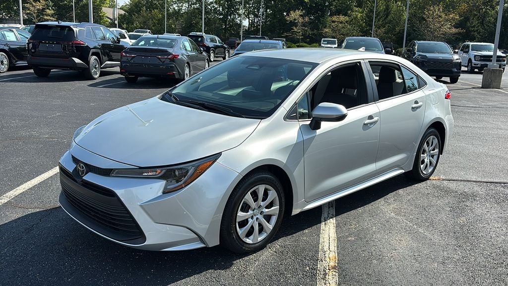 New 2026 Toyota Corolla LE FWD image 2