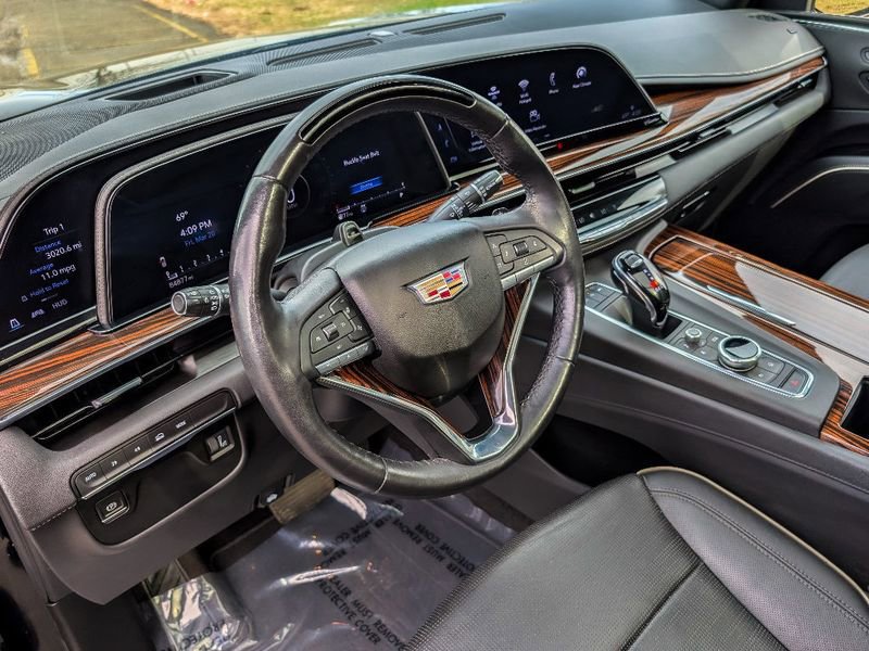 Used 2023 Cadillac Escalade ESV Premium Luxury image 20