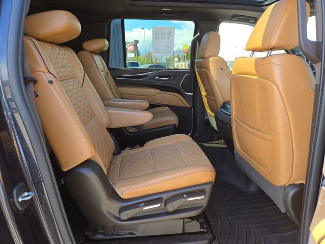 Used 2022 Cadillac Escalade ESV Premium Luxury AWD/4WD image 35