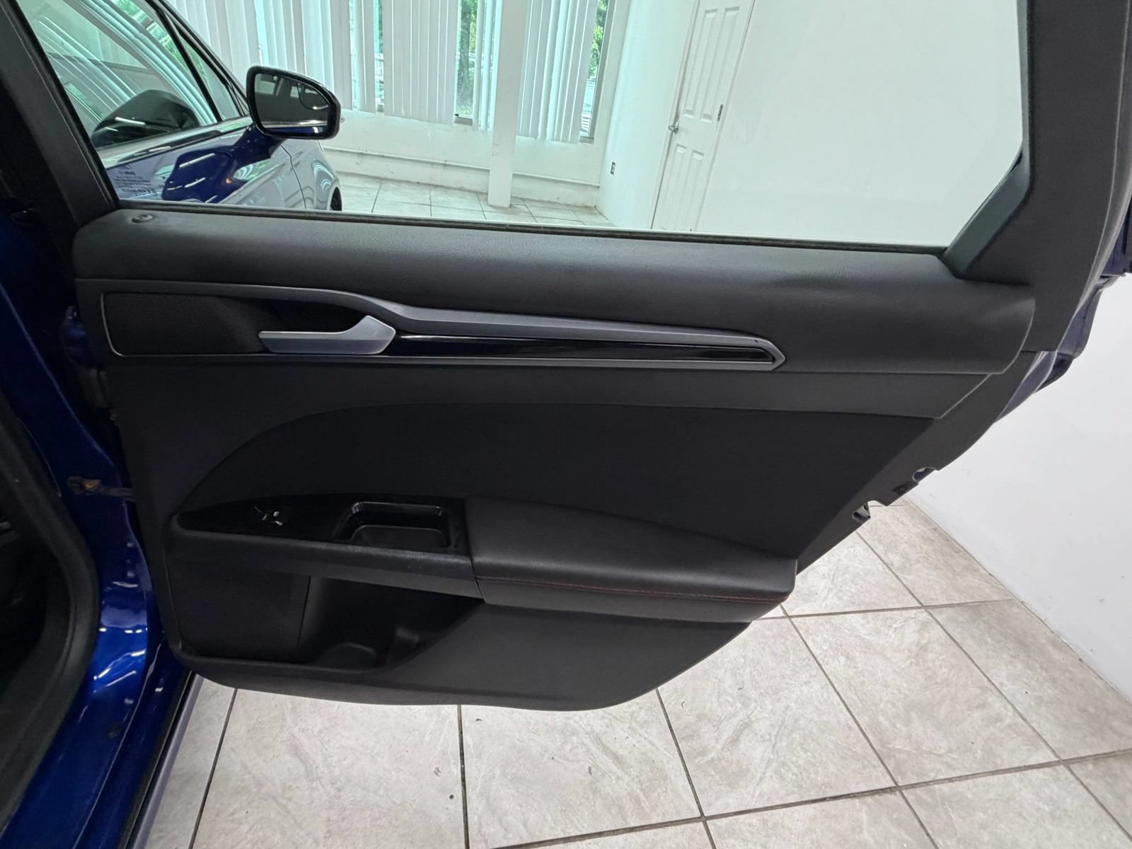 Used 2014 Ford Fusion SE FWD image 18
