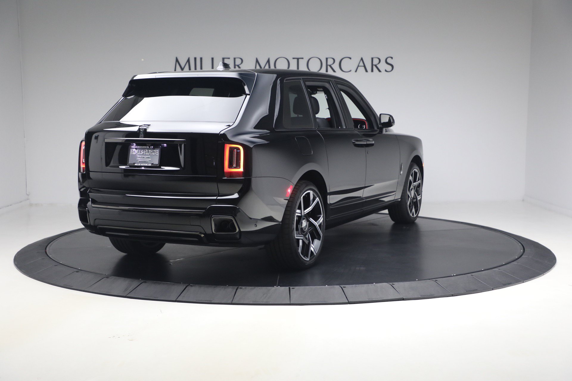 New 2027 Rolls-Royce Cullinan Black Badge AWD/4WD image 2