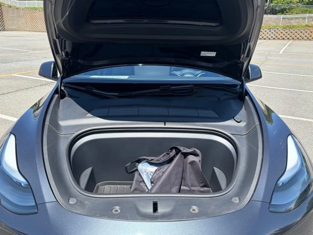 Used 2025 Tesla Model Y Long Range RWD image 11