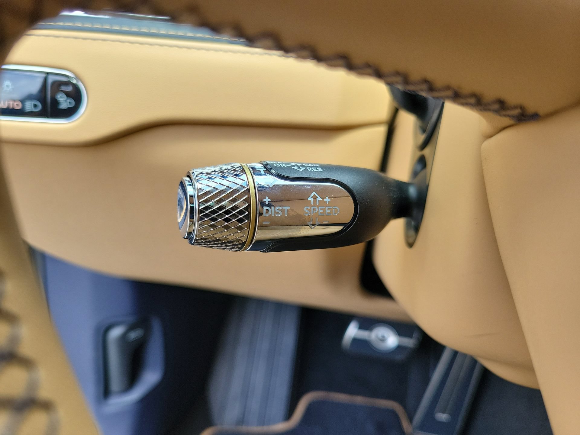 Used 2025 Bentley Flying Spur Plug-In Hybrid AWD/4WD image 58