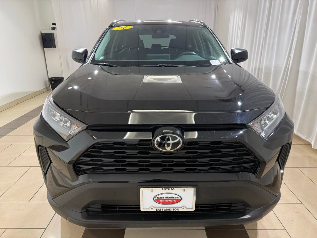 Used 2021 Toyota RAV4 LE image 8