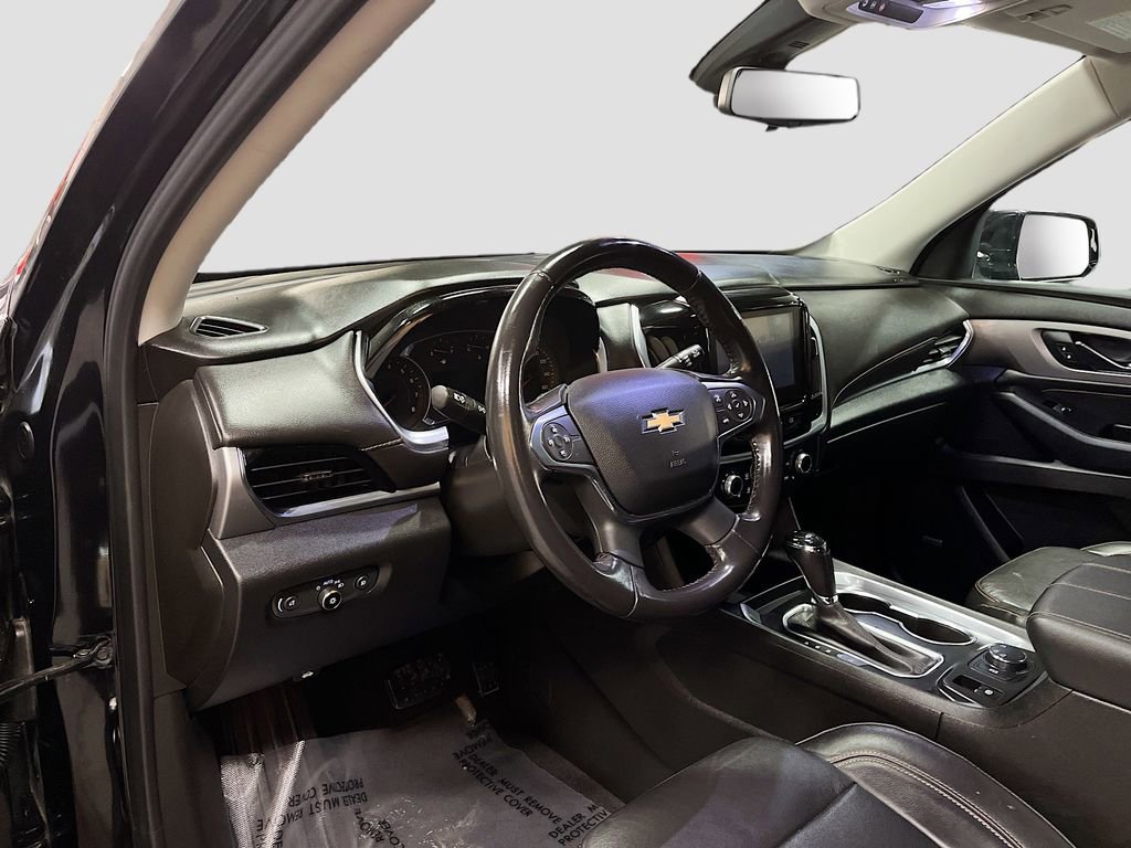 Used 2019 Chevrolet Traverse LT w/ LT Premium Package AWD/4WD image 9