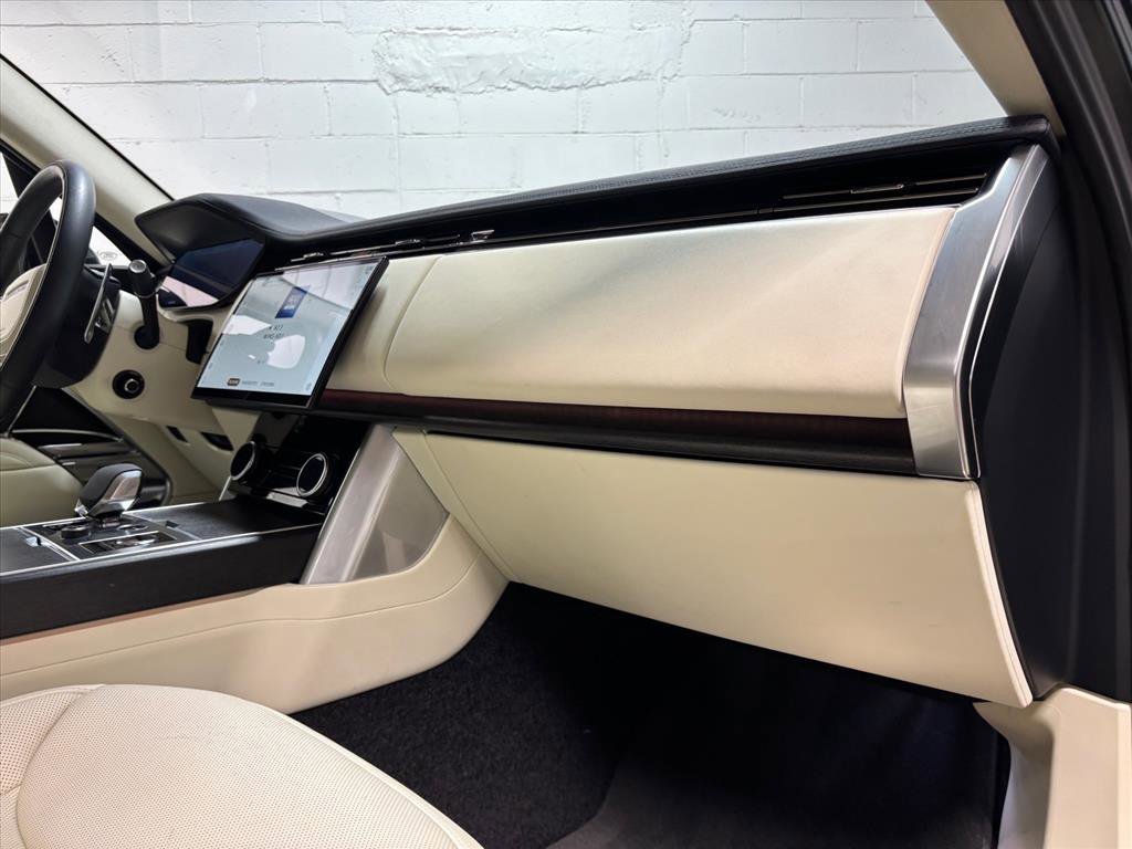 Used 2023 Land Rover Range Rover SE image 31