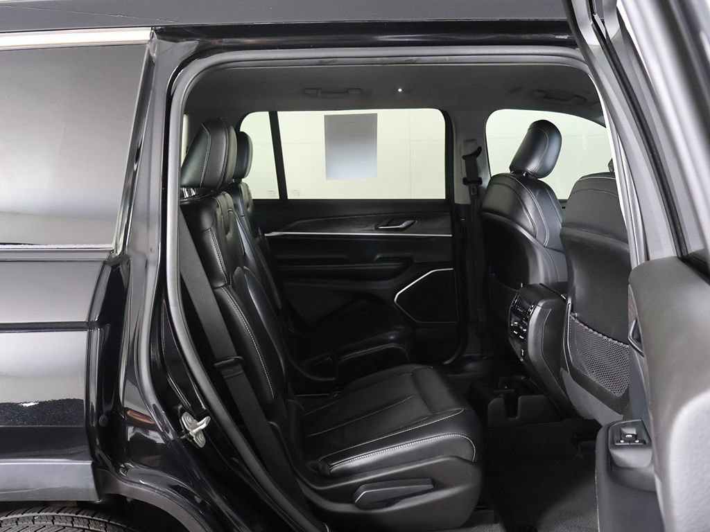 Used 2021 Jeep Grand Cherokee L Limited AWD/4WD image 32