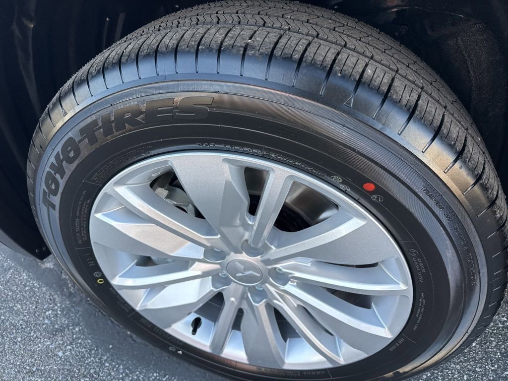 New 2026 Mitsubishi Outlander ES image 10