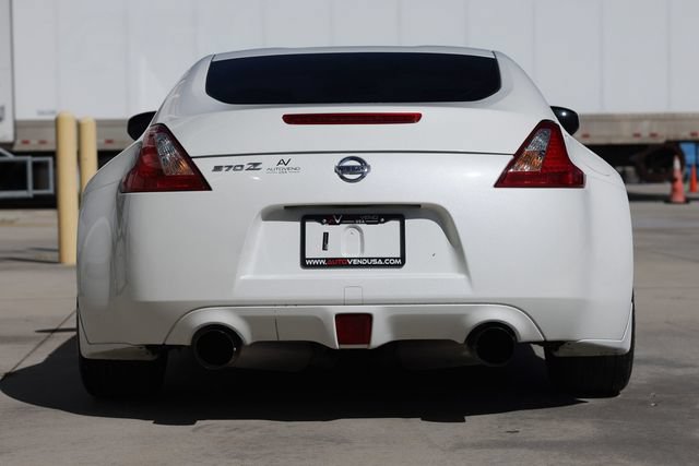 Used 2016 Nissan 370Z Coupe RWD image 10